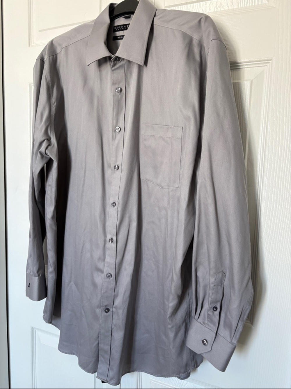 Van Heusen Men's Long-Sleeve Dress Shirt in Light Gray